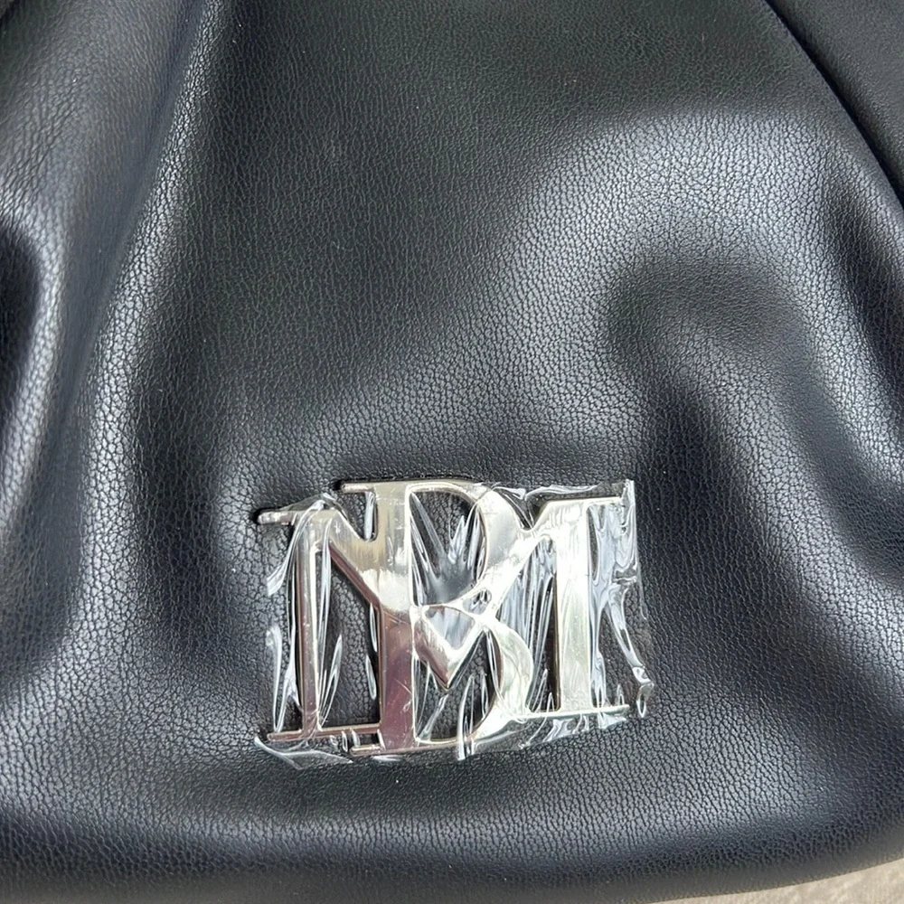 Badgley Mischka trendy brand